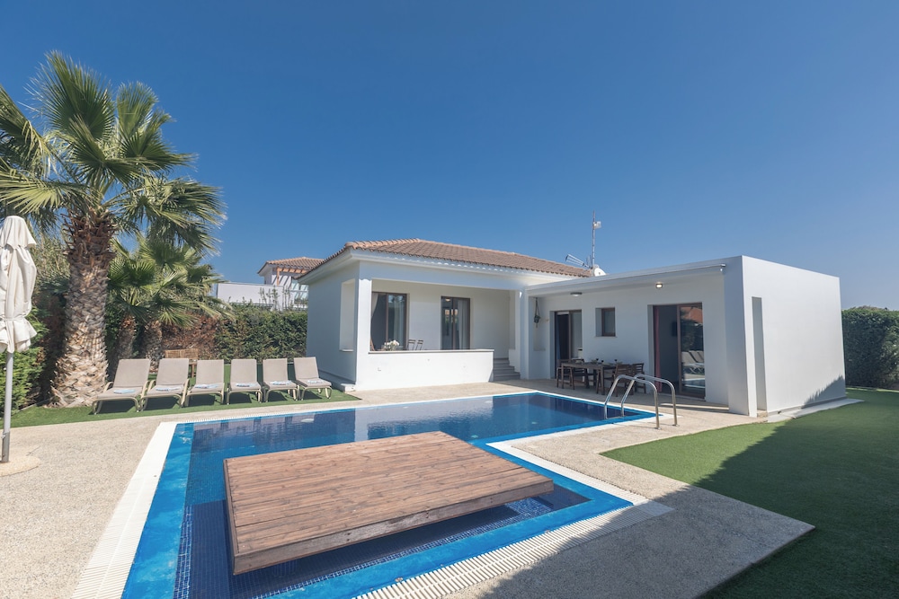 Villa, 3 Bedrooms, Private Pool, Garden View