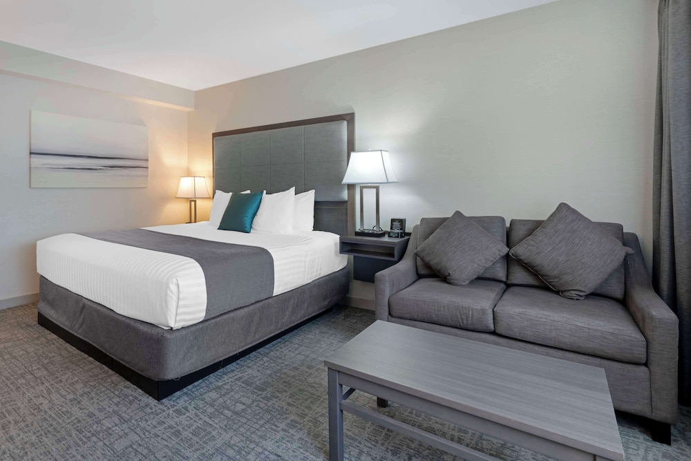 Suite, 2 Queen Beds, Non Smoking (with Sofabed;Separate Living Room) - Photo 1