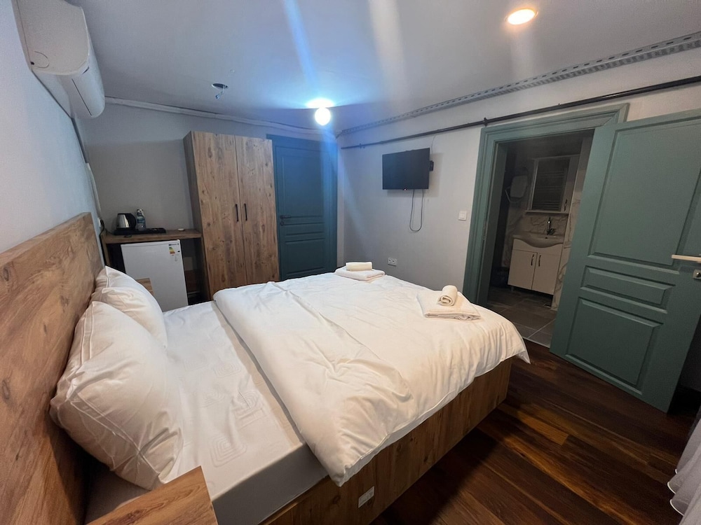 Standard Double Room photo 2