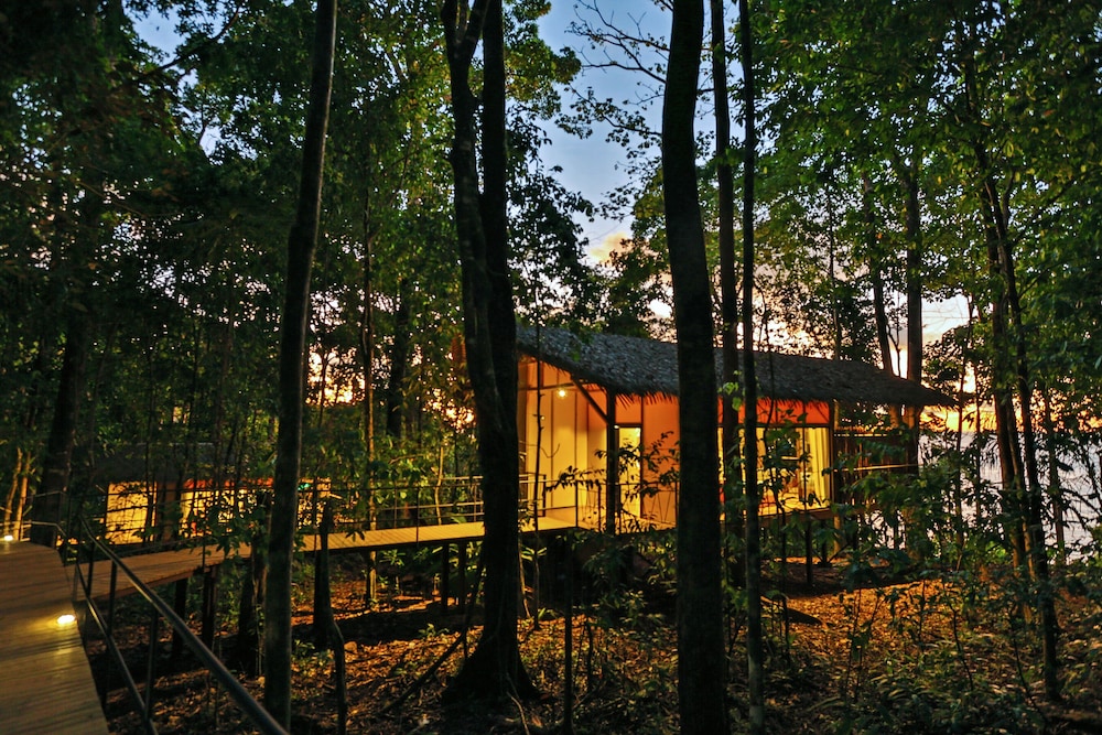 Oceanview Tree House Bungalow photo 3