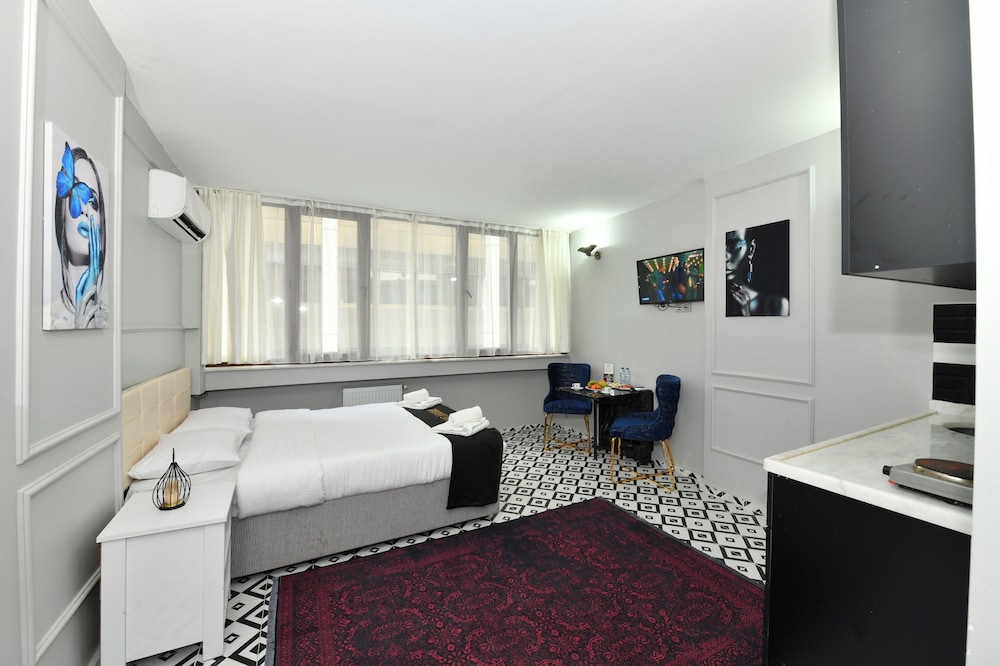 Standard Studio, 1 Queen Bed photo 1