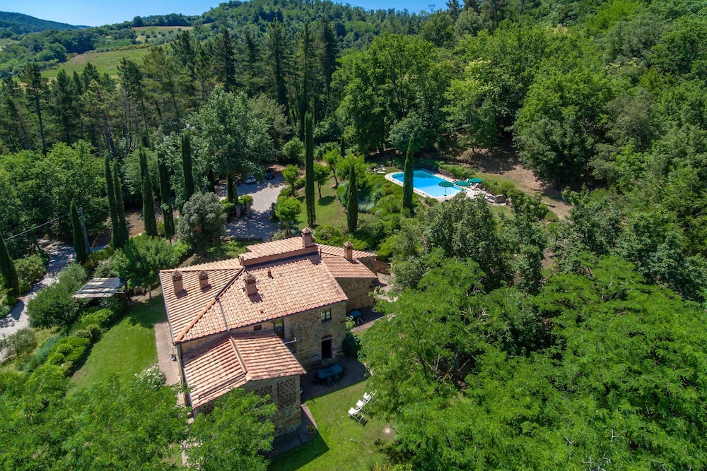 Villa photo 3