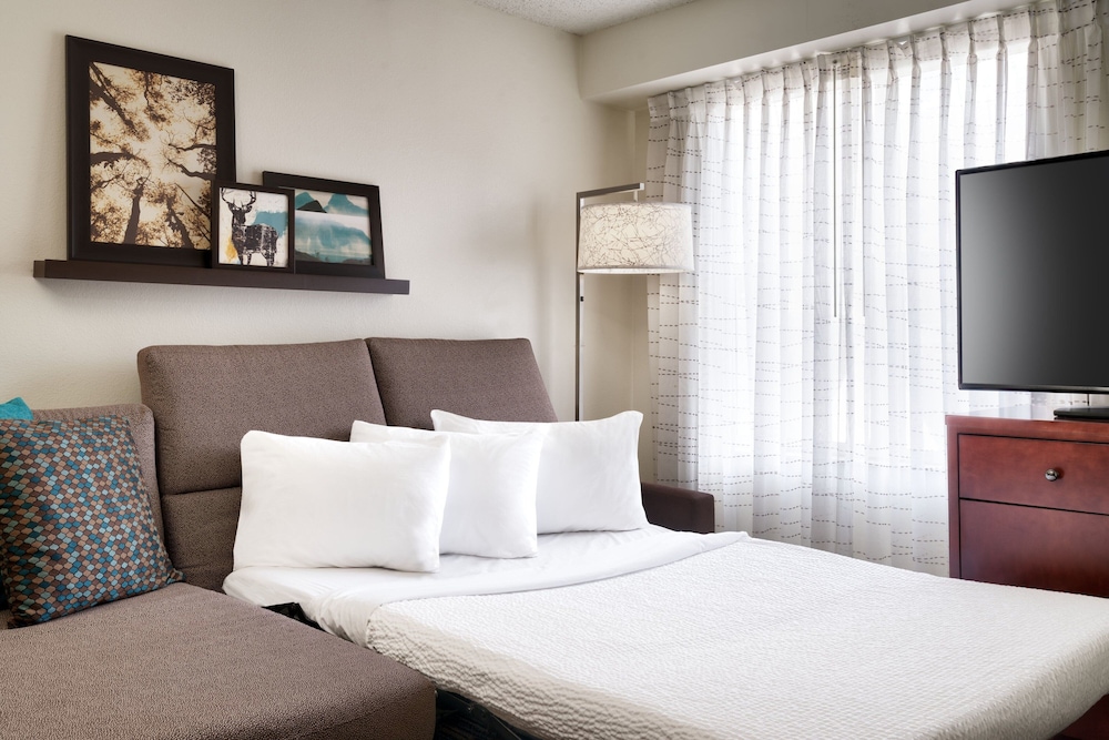 Studio, 1 King Bed with Sofa bed (Hearing Accessible)