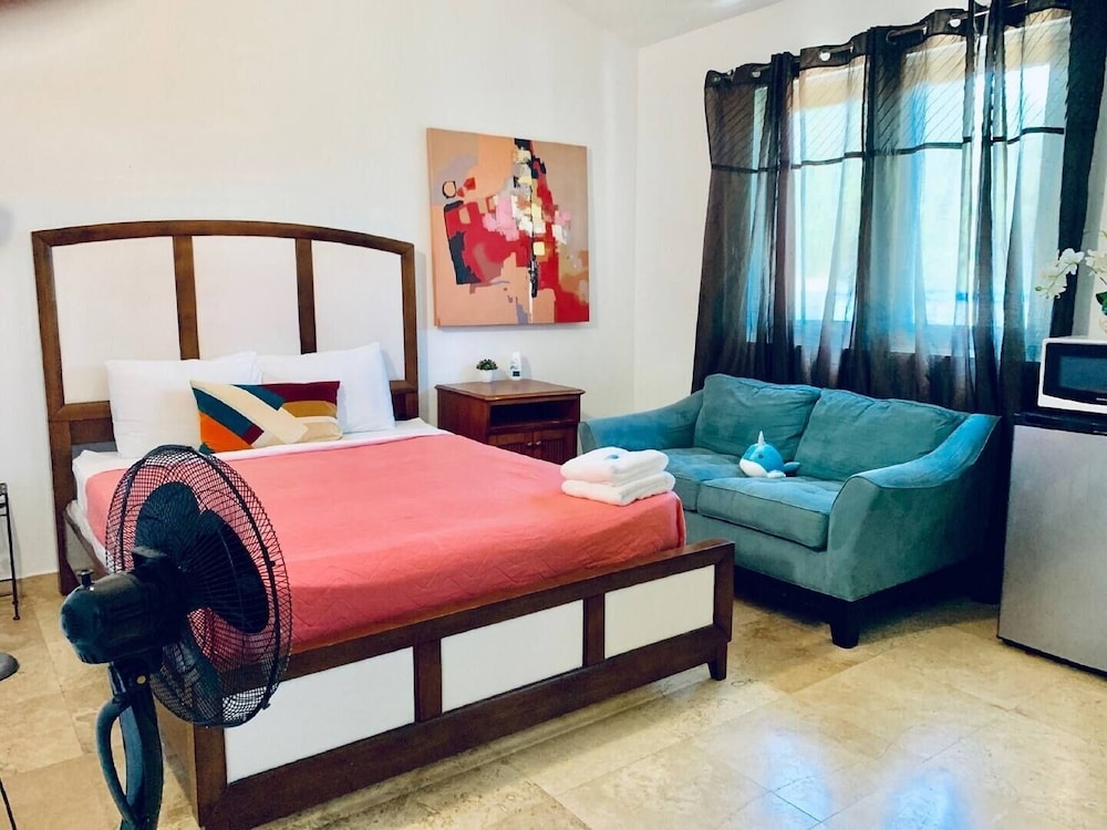 MwPi 202 Standard Suite with 1 Queen Size Bed Second Floor