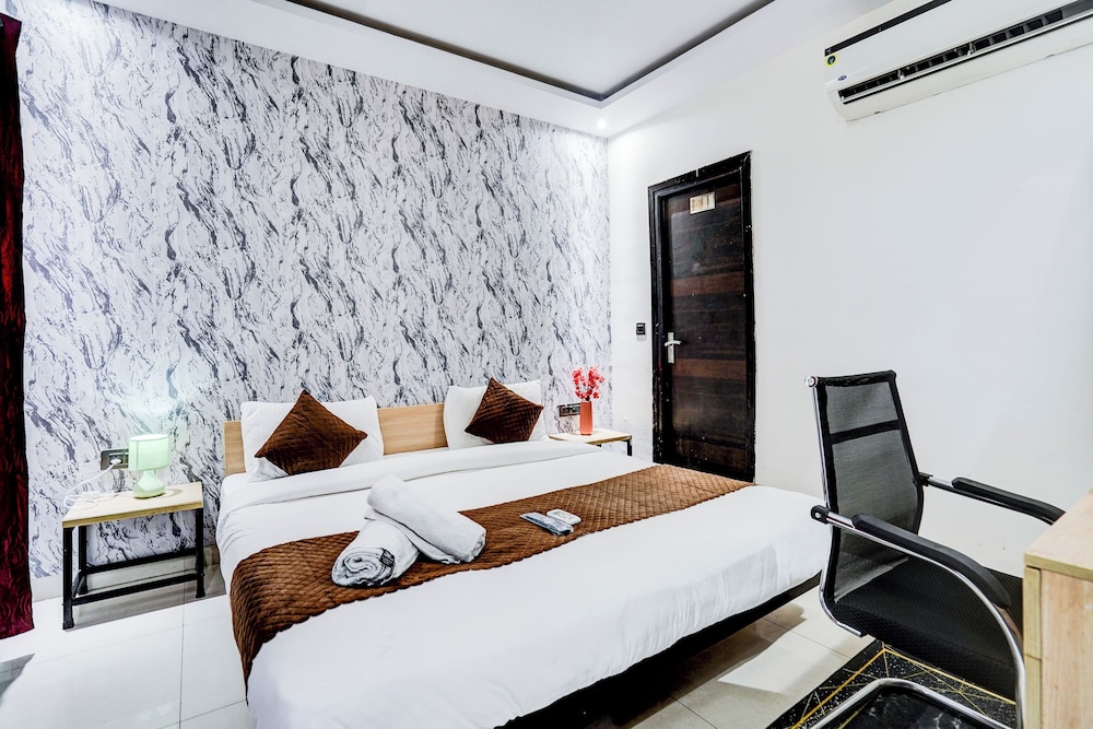 Deluxe Duplex, City View