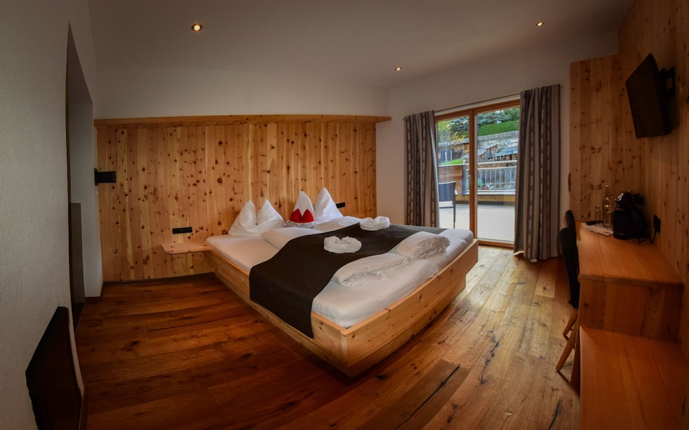 Deluxe Double Room, Terrace, Mountain View photo 1