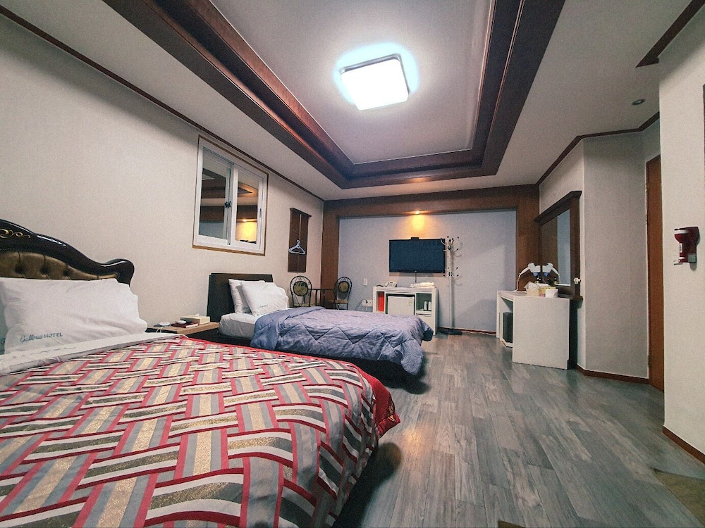 Family Twin Room