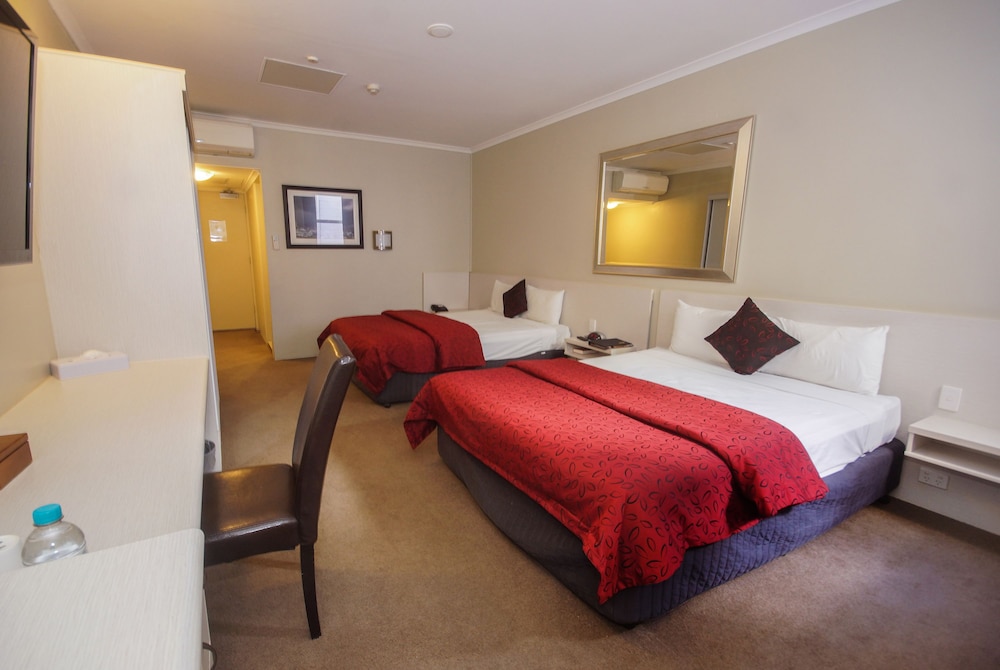 Standard Room, Non Smoking (Isa Family Skylight) photo 3