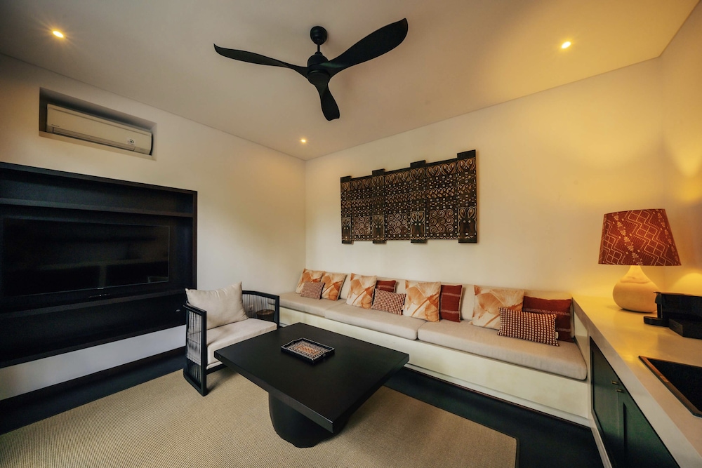 BHUMI - Royal 1BR Villa Heated Plunge Pool & Steam - Photo 6