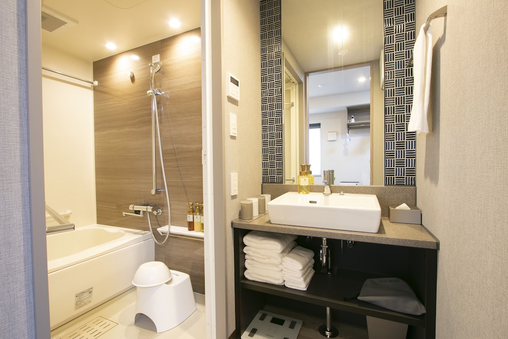 Basic Family Room, Only Shower, Non Smoking photo 2