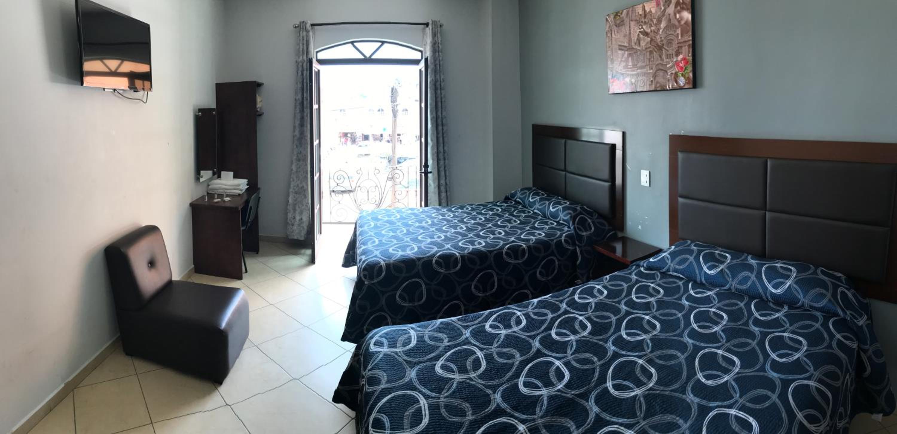 Double Room with Two Double Beds - Photo 1