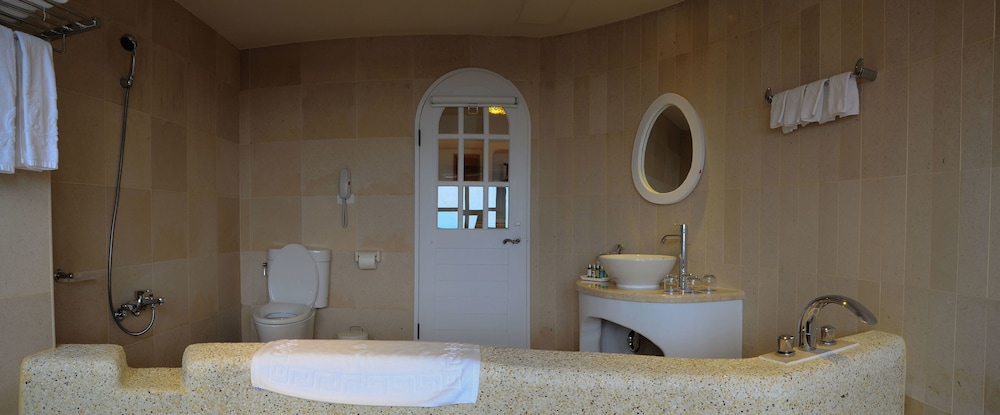 Quadruple Room (H) photo 3