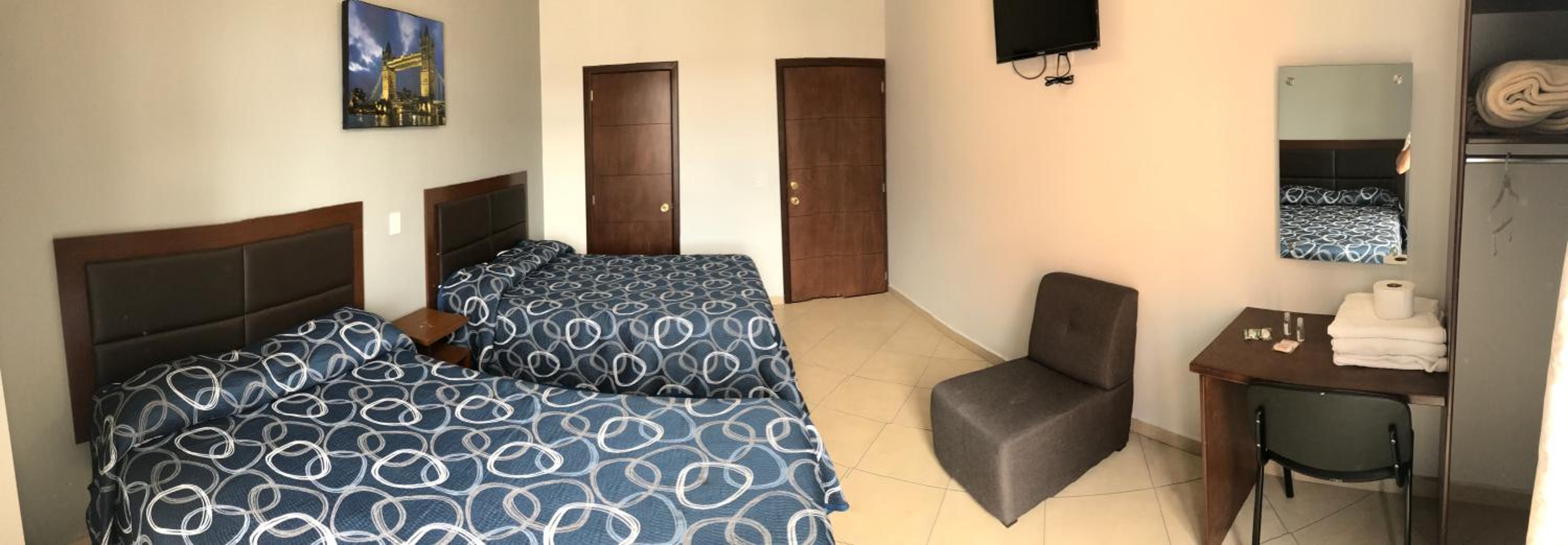 Double Room with Two Double Beds - Photo 3