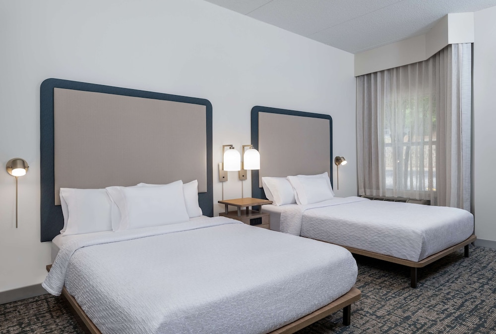Suite, 2 Queen Beds - Photo 2