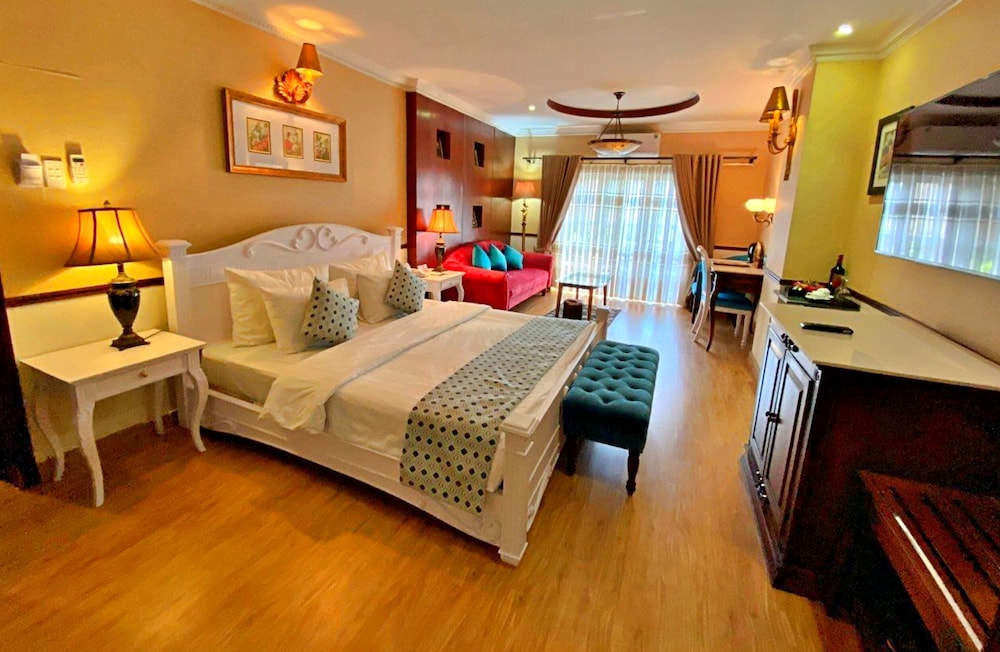 Executive Double Room, 1 Queen Bed, City View photo 2