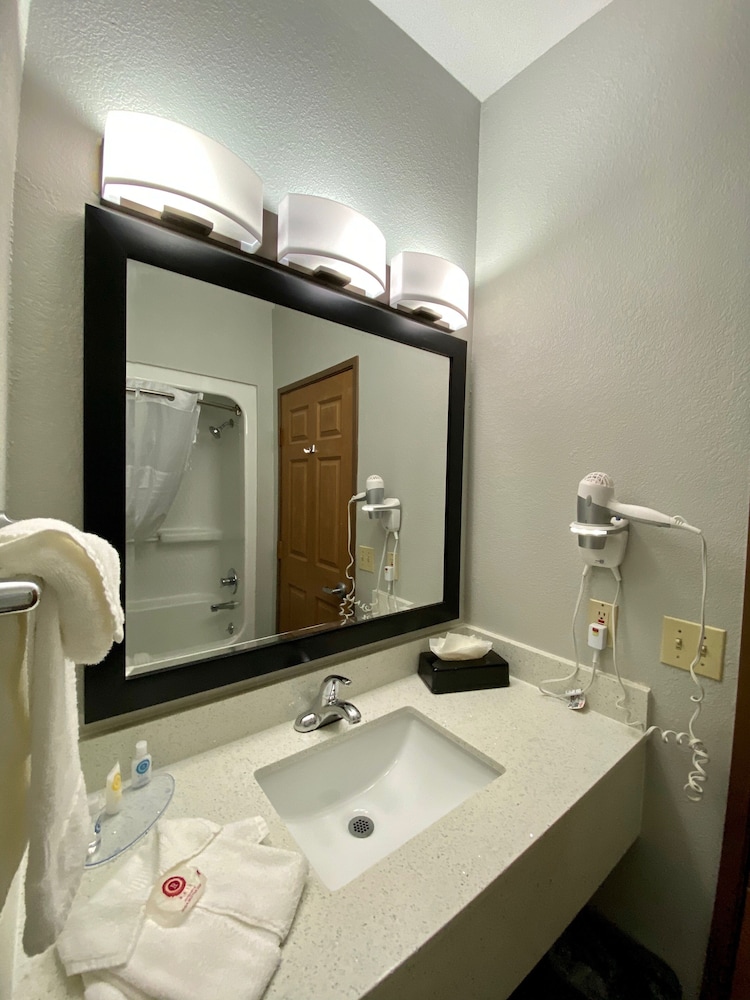 Executive Room, 1 King Bed, Non Smoking - Photo 6