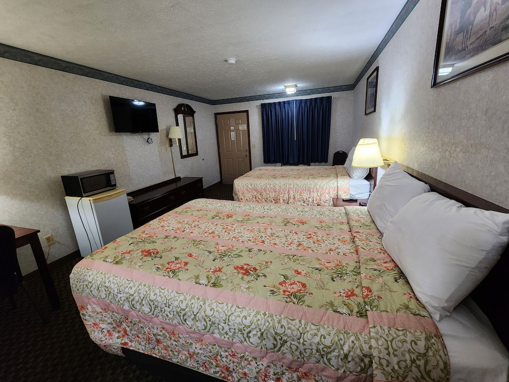 Standard Room, 2 Double Beds photo 2