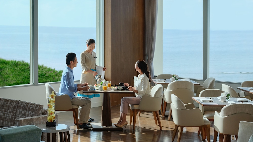 Classic Room, 2 Twin Beds, Club Lounge Access, Ocean View (Private Terrace) - Photo 24