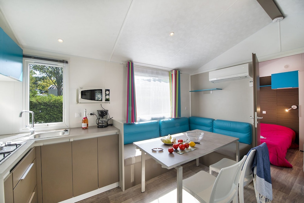 Mobile Home, 4 Bedrooms (Quattro) - Photo 2