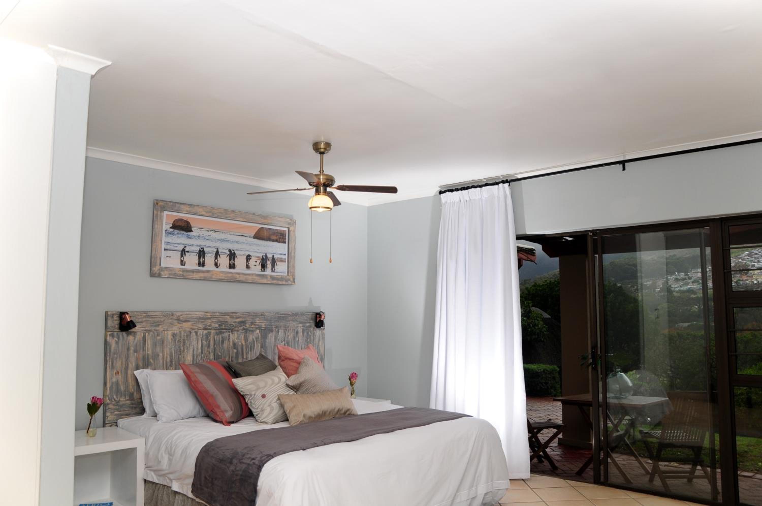 Family Room with Garden View photo 2