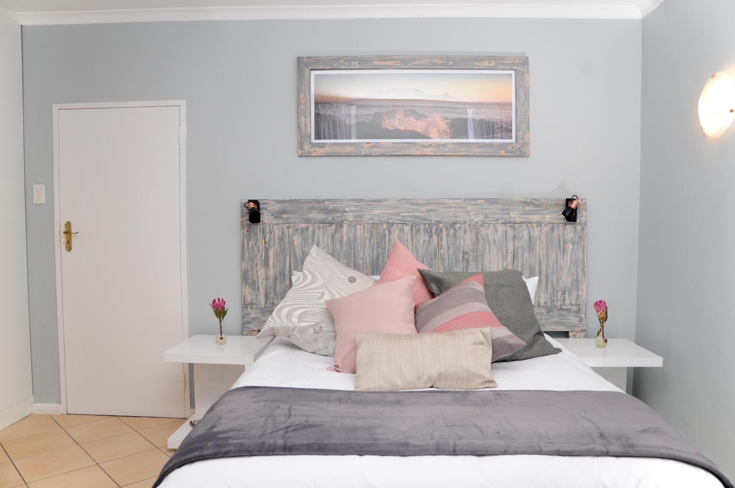 Economy Double Room photo 1
