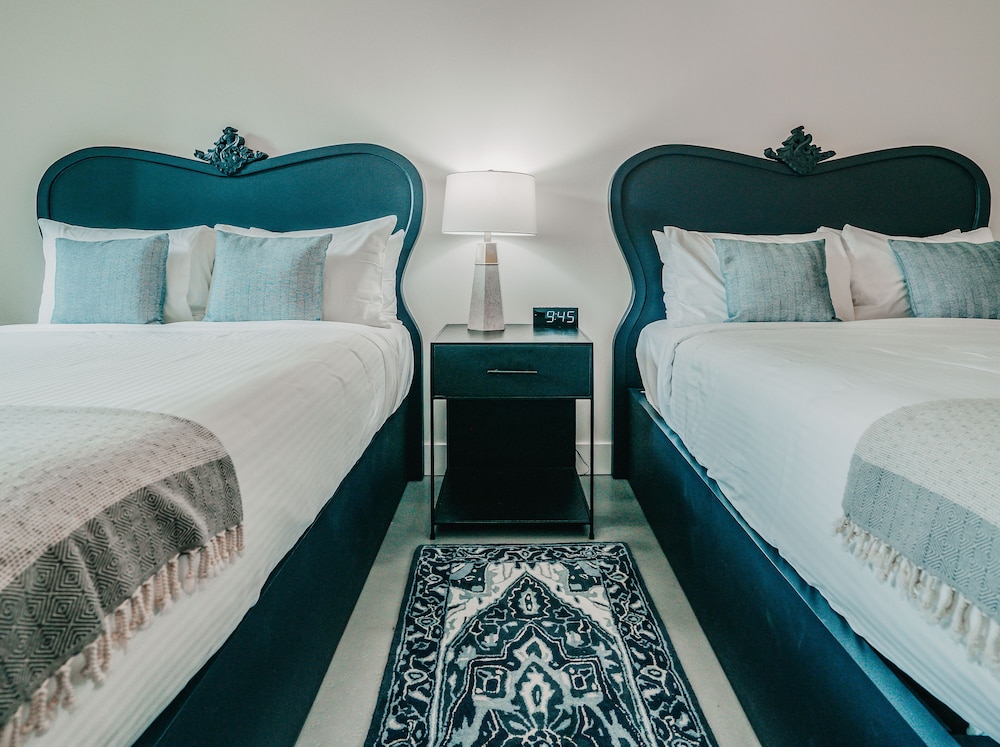 Studio, 2 Double Beds - Photo 1