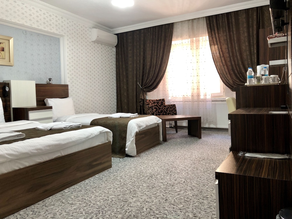 Family Triple Room, City View photo 1