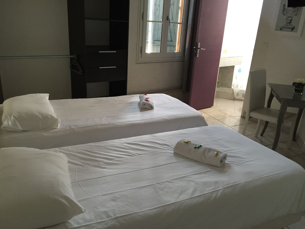 Standard Twin Room photo 2