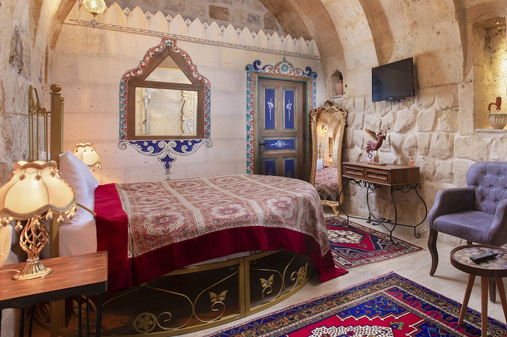 Jacuzzi Suite - Photo 3