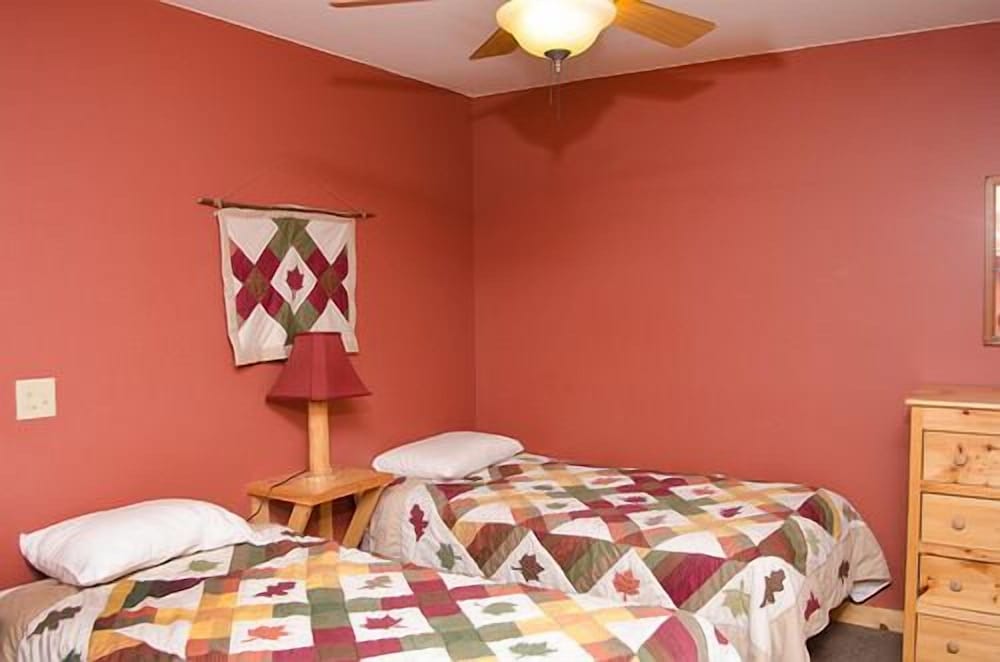 Cabin, 4 Bedrooms (Cabin 10 or 12) photo 1