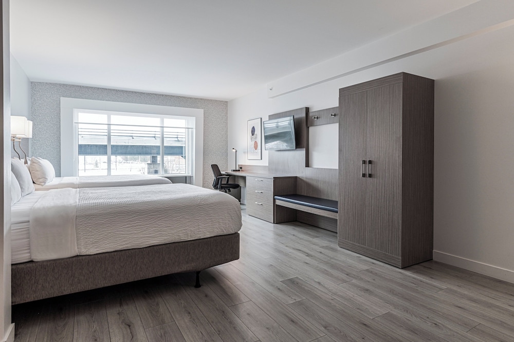 Suite, 2 Queen Beds, Accessible (Access Tub) - Photo 2