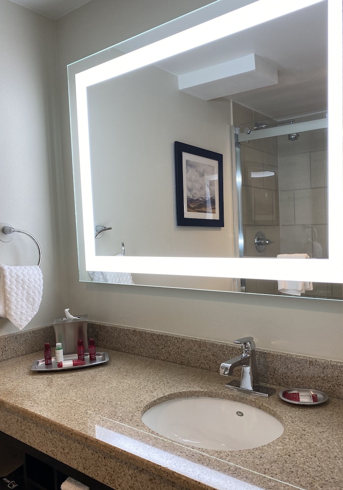 Standard Room, 2 Queen Beds, Non Smoking, Balcony (Shower Only) - Photo 4