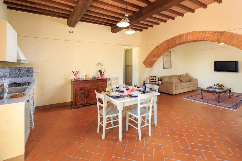 Family Apartment, 2 Bedrooms (LARGE) - Photo 15