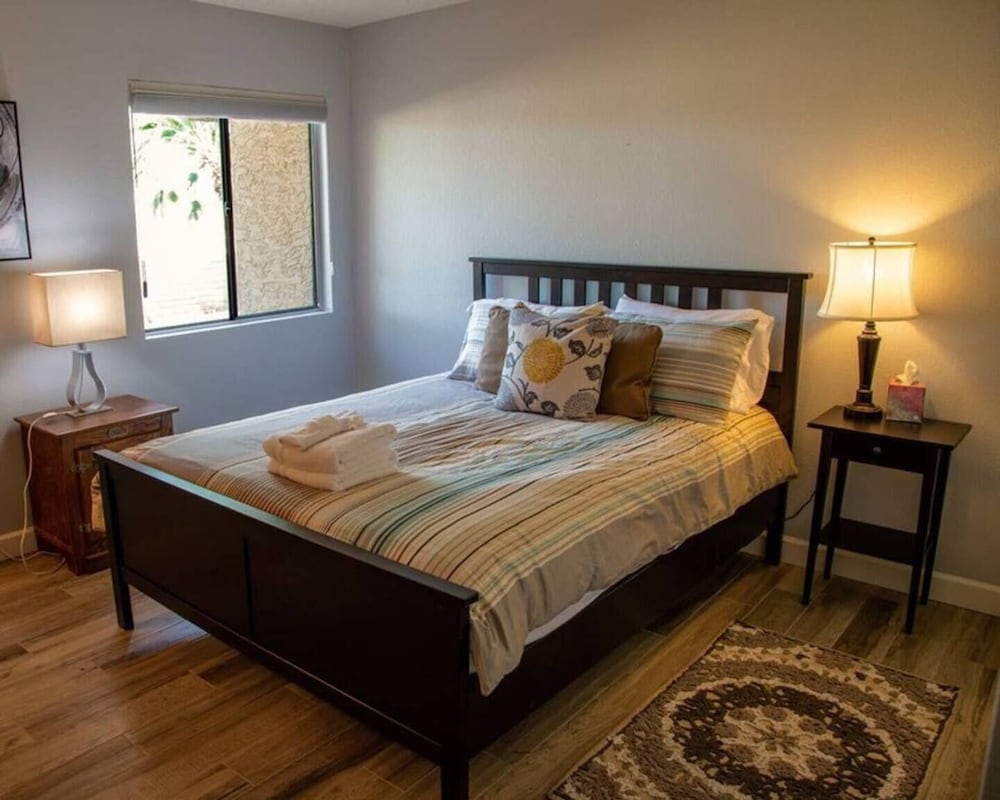 113:SCOTTSDALE GETAWAY! Mins to Old Town 2BR/2BA CONDO