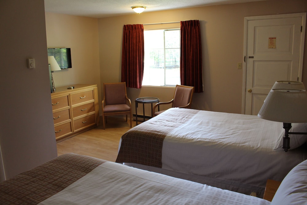 Standard Room, 2 Double Beds (Tennis Court Section), photo 6