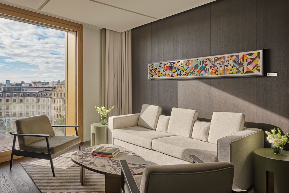 Suite, 1 Bedroom, City View thumbnail 5