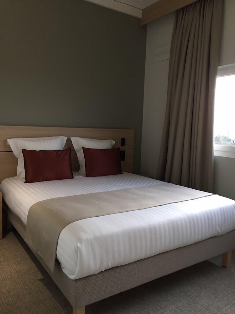 Standard Double Room - Photo 15