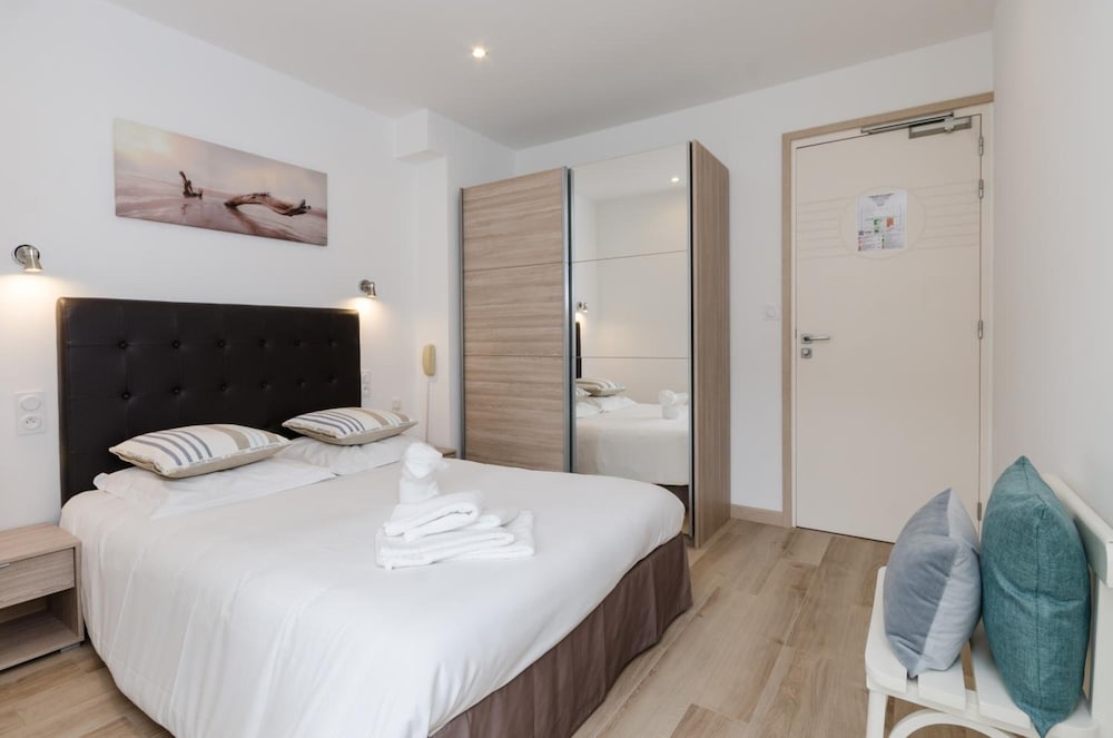 Double Room, Hill View photo 1