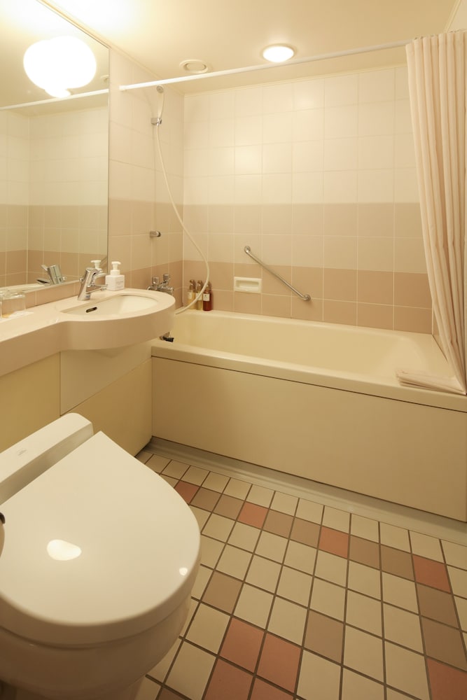 Twin Room, Multiple Beds, Smoking photo 3
