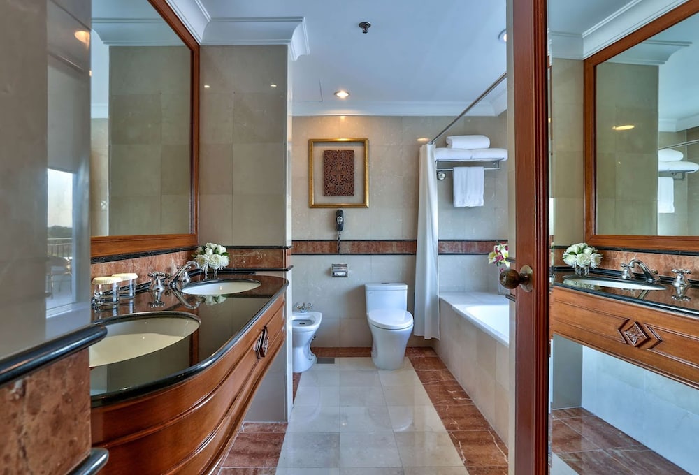 Suite, 1 Bedroom (Ambassador) photo 2