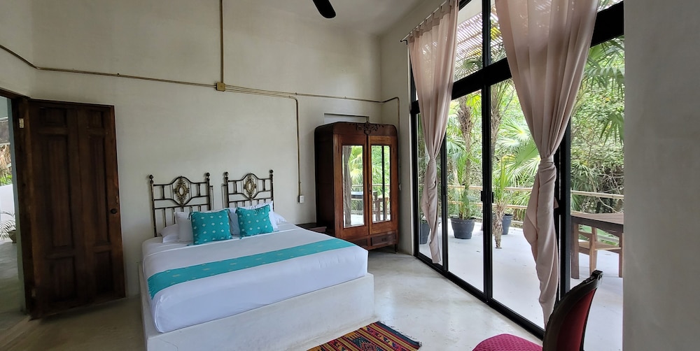 Deluxe Room King Bed with Terrace