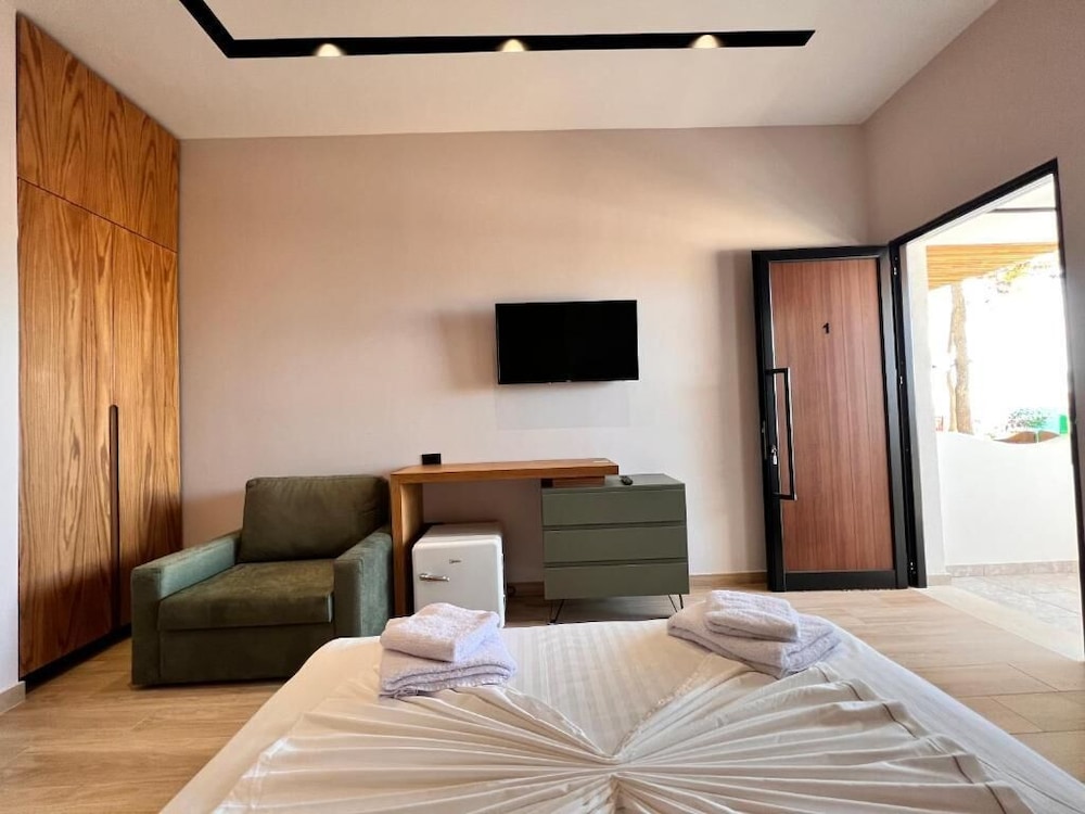 Double Room with Extra Bed and Garden View