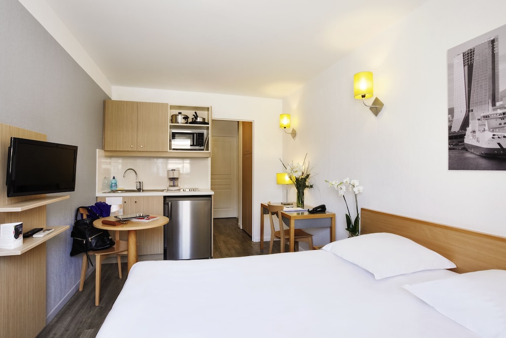 Apartment, 1 Bedroom, Balcony - Photo 1