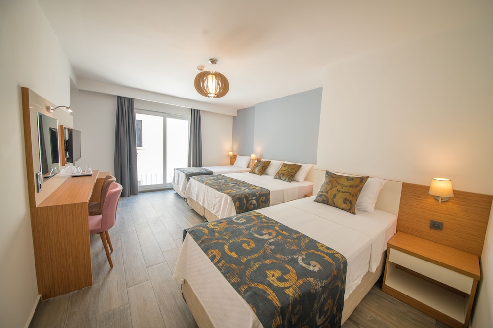 Deluxe Quadruple Room