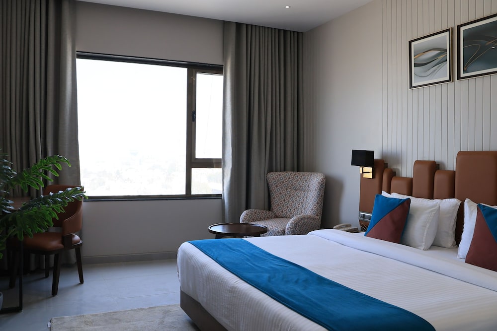 Deluxe Room - Photo 4
