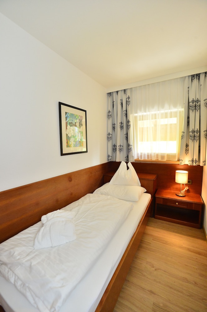 Family Suite, 2 Bedrooms, 2 Bathrooms (Geigenbuehel) photo 2