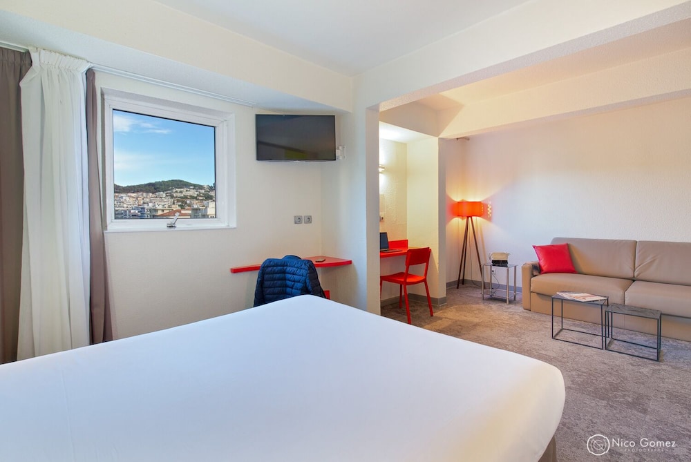 Standard Suite, Multiple Beds - Photo 2
