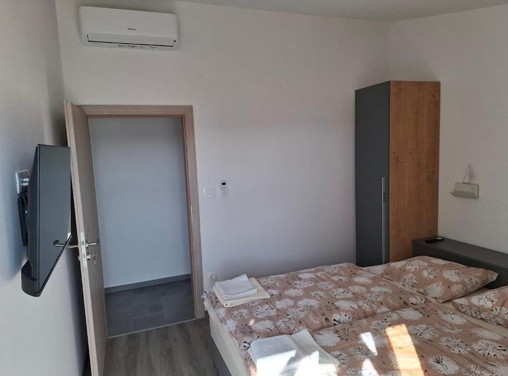 Apartment (Two Bedroom Apartment with Sea View ()