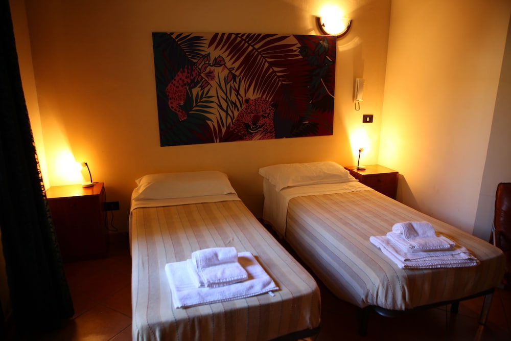 Double Room, Private Bathroom - Photo 1