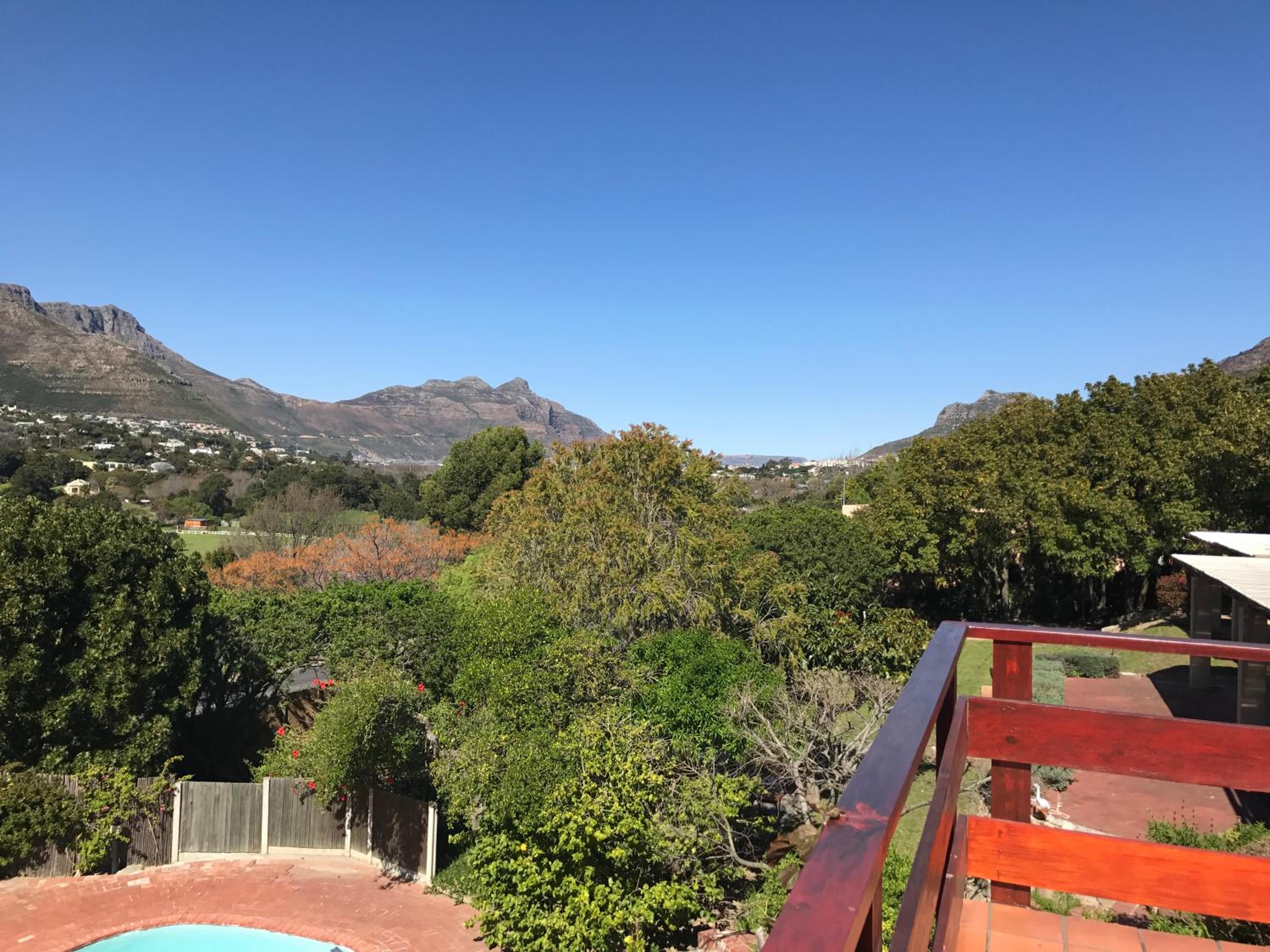 Family Apartment with Mountain Views and Terrace photo 3